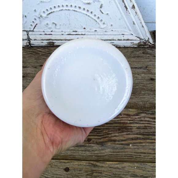 Vintage Fenton Melon Hold Crest Milk Glass Ruffle Crimped Vase - Picture 6 of 11